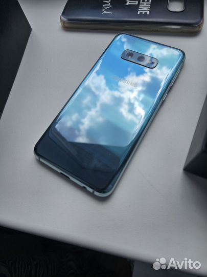 Samsung Galaxy S10e, 6/128 ГБ