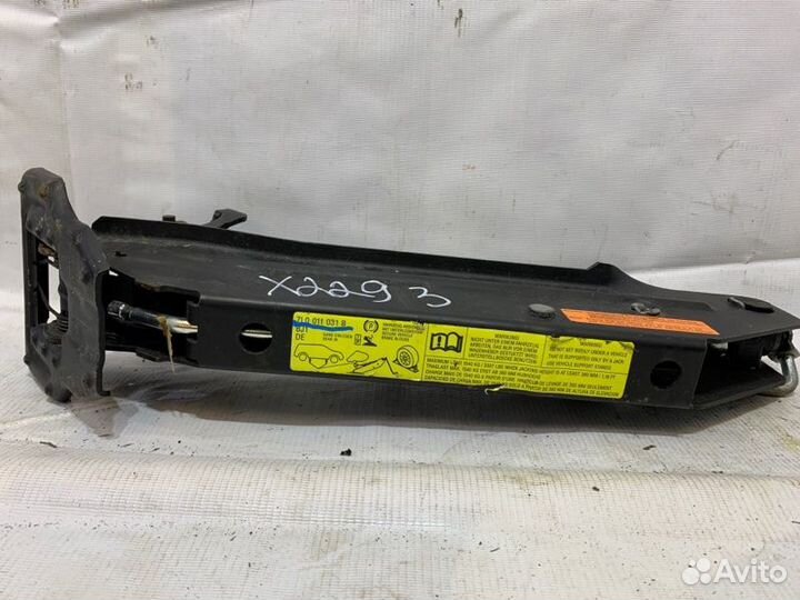 Домкрат Volkswagen Touareg 2002-2010 внедорожник 2