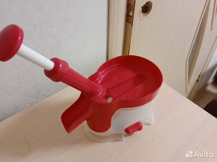 Машинка для удаления косточек из вишни.Новая
