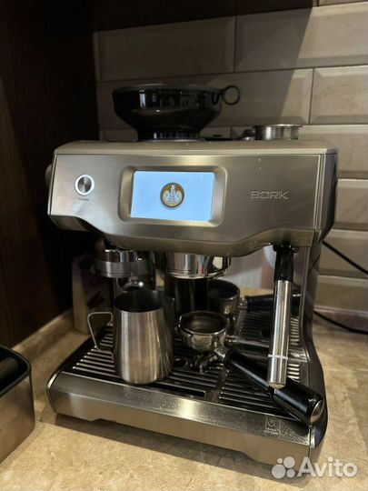 Кофемашина bork c807