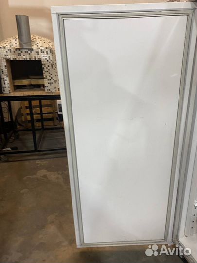 Морозильный шкаф