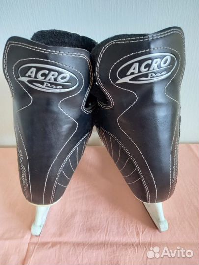 Коньки хоккейные