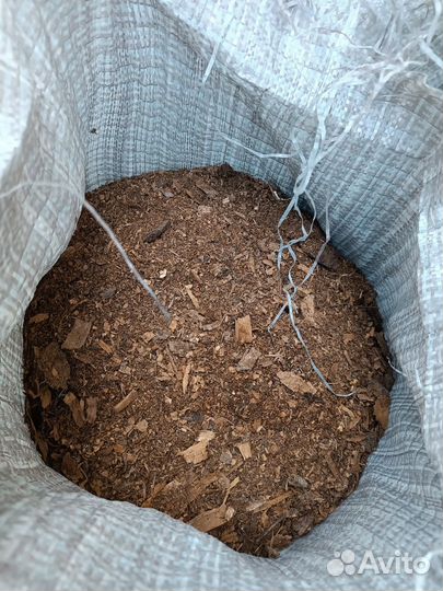 Перегной конский на опилках в мешках