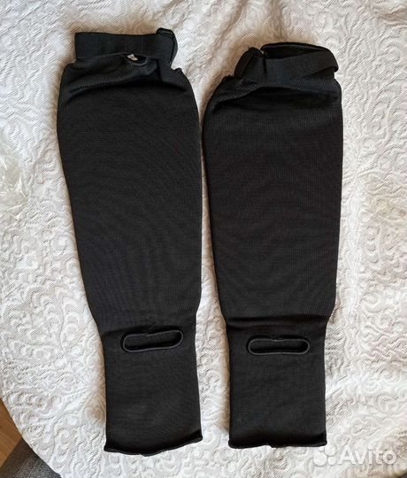 Щитки для единоборств L новые