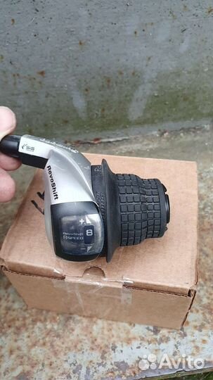 Манетка Shimano 8