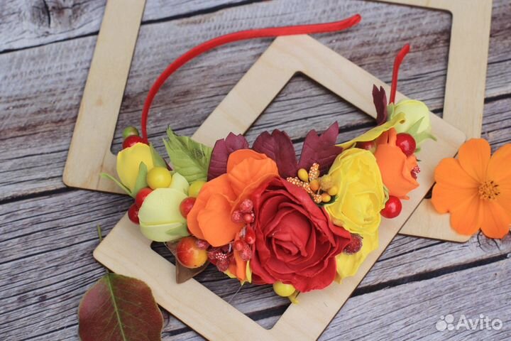 Осенний ободок с цветами