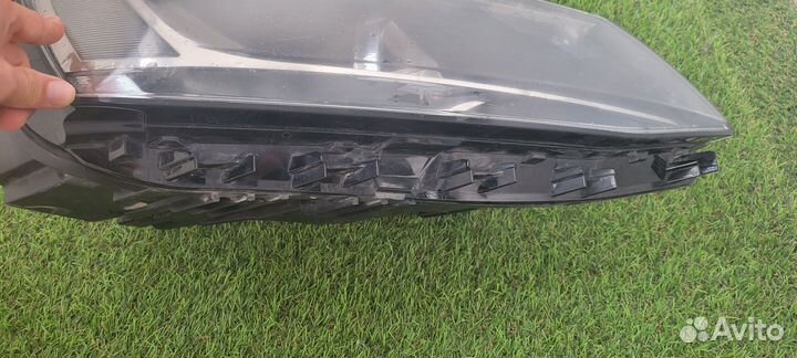 Фара передняя правая Volkswagen Jetta 6 оригинал