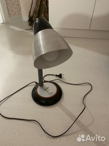 Лампа настольная