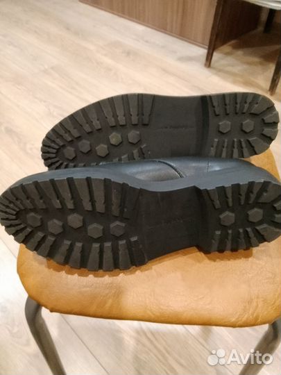 Ботинки женские Bershka р. 39