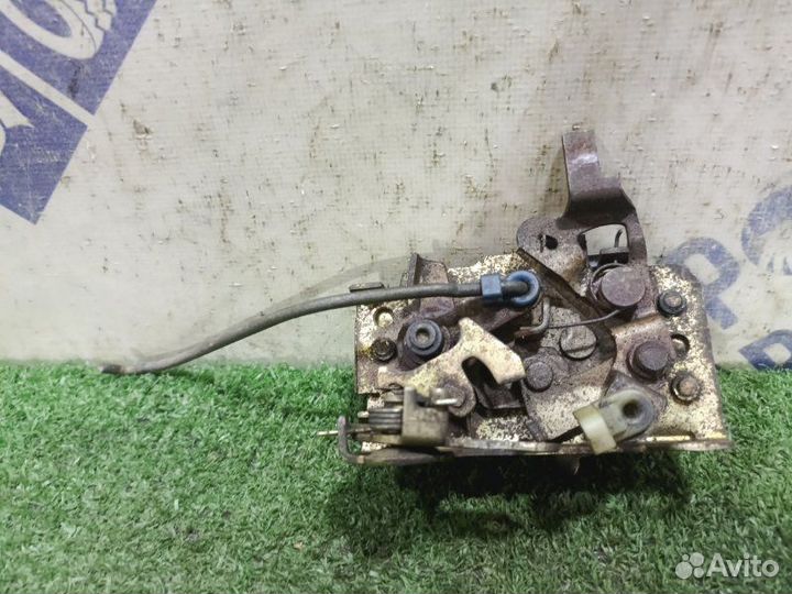 Замок двери передний правый Daewoo Nexia седан 1.5