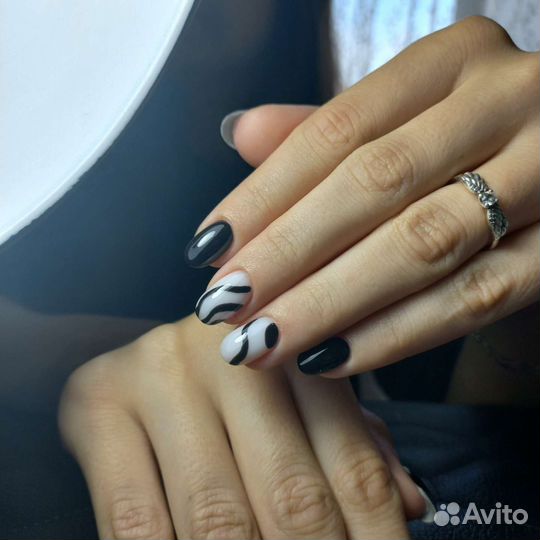 Маникюр и педикюр