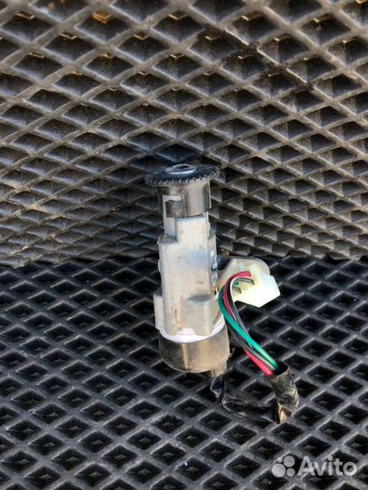 Замок зажигания Omaks Ry-8 50