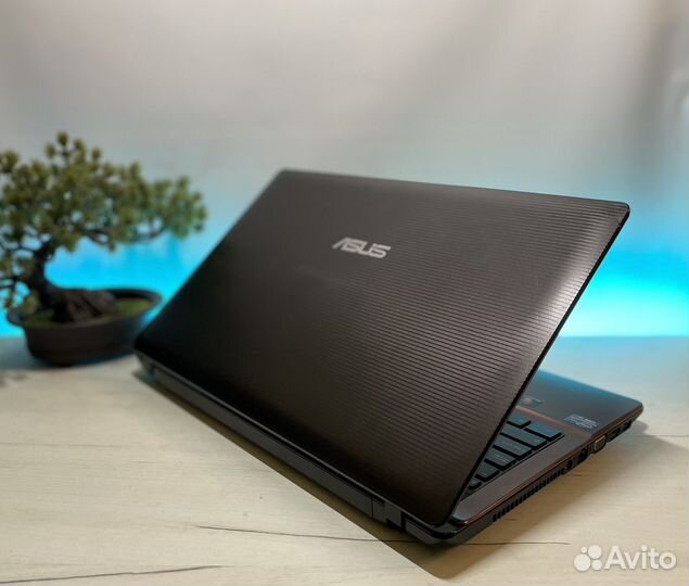 Надежный ноутбук asus i3 SSD 8 Gb