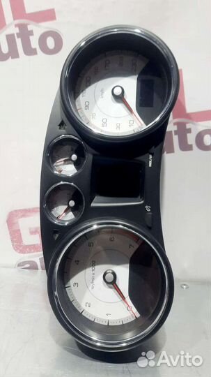 Панель приборов Peugeot 308