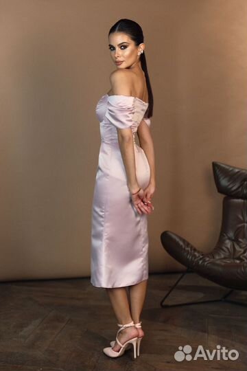 Платье-миди из корсетного атласа нежно-розовое XS