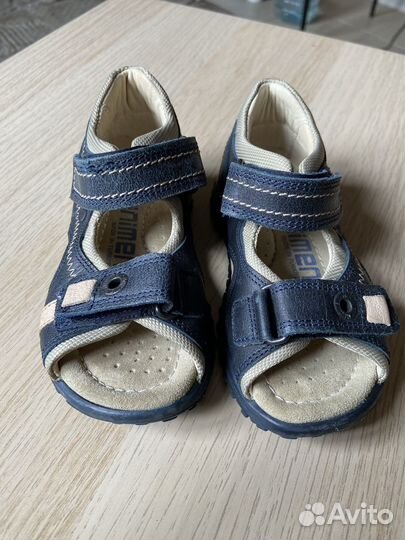 Сандалии и ботинки детские 25
