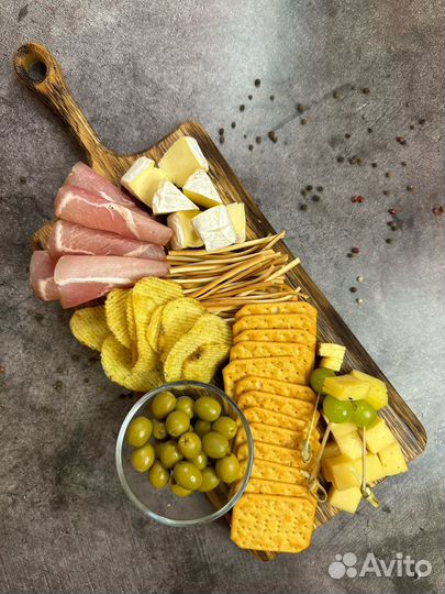 Комплект досок из цельного дуба на подставке