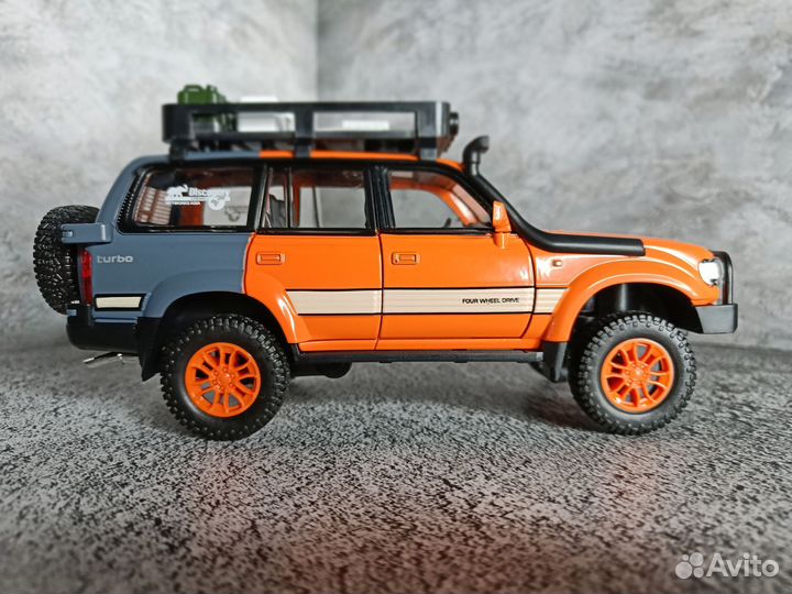 Металлическая Модель Toyota Land Cruiser 80