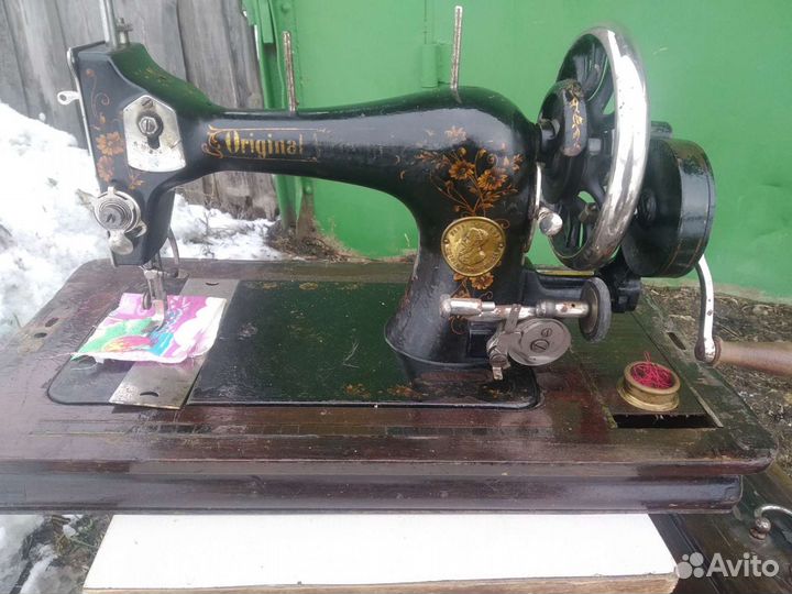 Раритетная швейная машинка Original-Viktoria (fabr