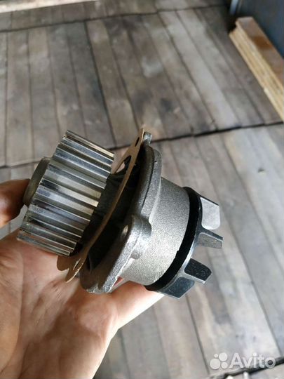 Продам Водяной насос (помпу)