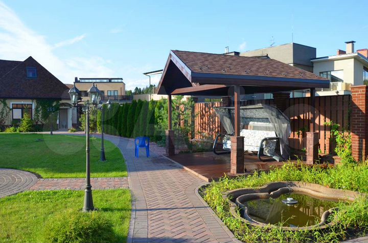 Коттедж 1100 м² на участке 24 сот.