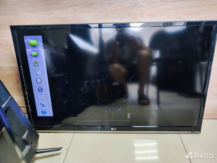 Телевизор LG 42LS570T (Разбор)(По запчастям)
