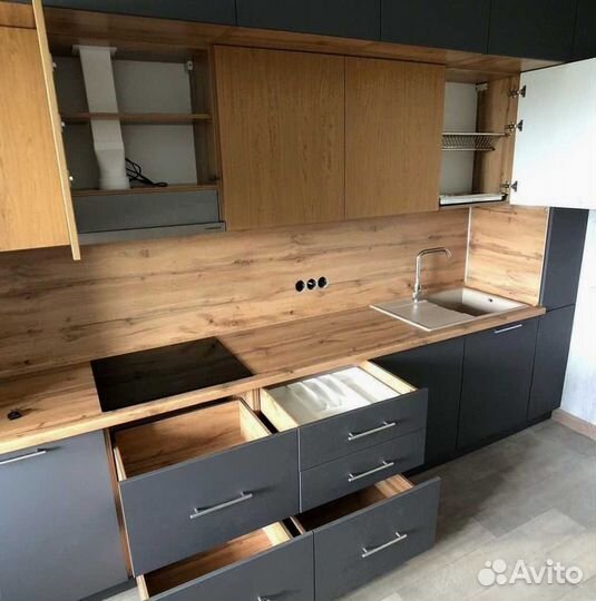 Кухонный гарнитур из массива