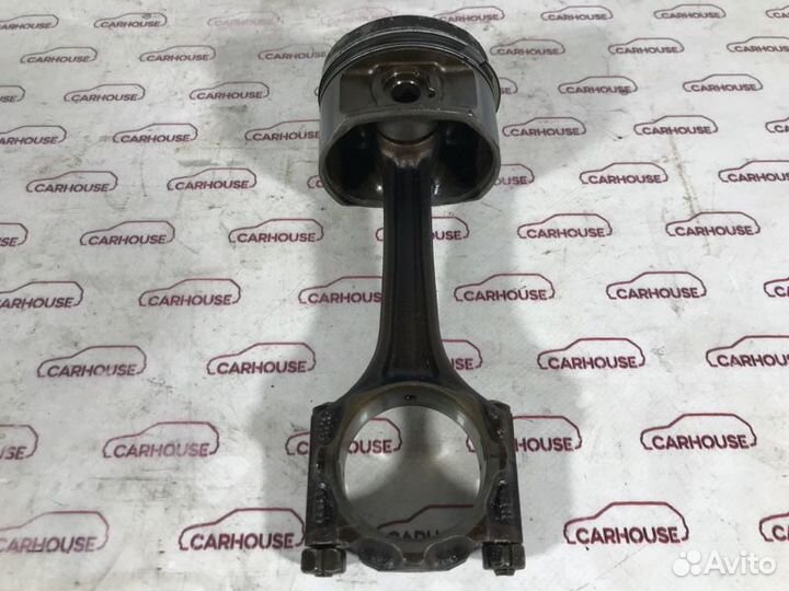 Шатун с поршнем Volkswagen Golf 4 1.6 AKL 1997