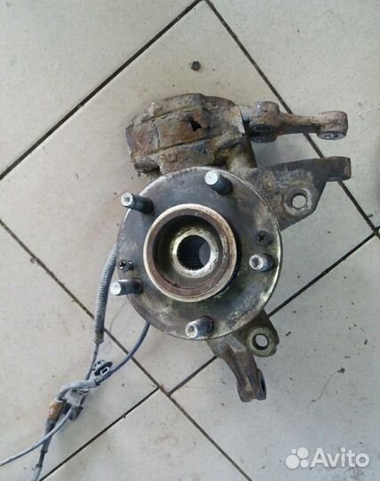 Кулак передний правый Kia Ceed 1