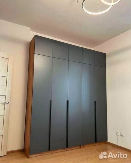 Шкаф серый 5-ти створчатый Лион шк-03 200 на 240см