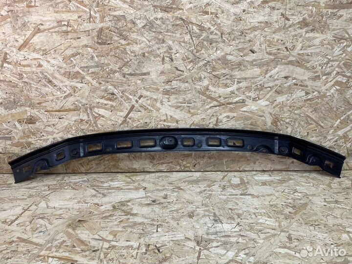 Усилитель переднего бампера верхний Toyota Land Cr