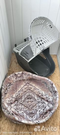 Переноска и лежанка для животных