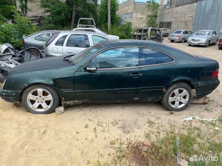 В разбор на запчасти mercedes GLK купе