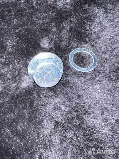 Пробка заливная моста