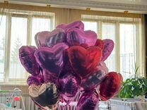 Подарок 25 шаров в виде сердца и букет цветы