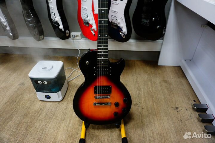 Электрогитара (Комплектом)