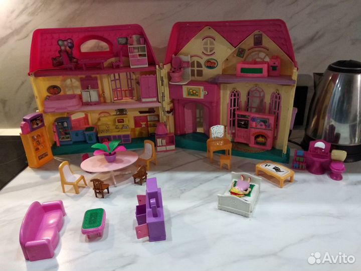 Кукольный домик с мебелью