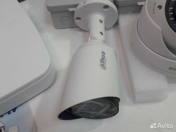 4 камеры видеонаблюдения 4Мп регистратор Dahua