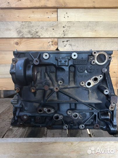 Блок двигателя Volkswagen Crafter 2.0 tdi 04l023ak