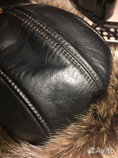 Шапка натуральная кожа с мехом енота