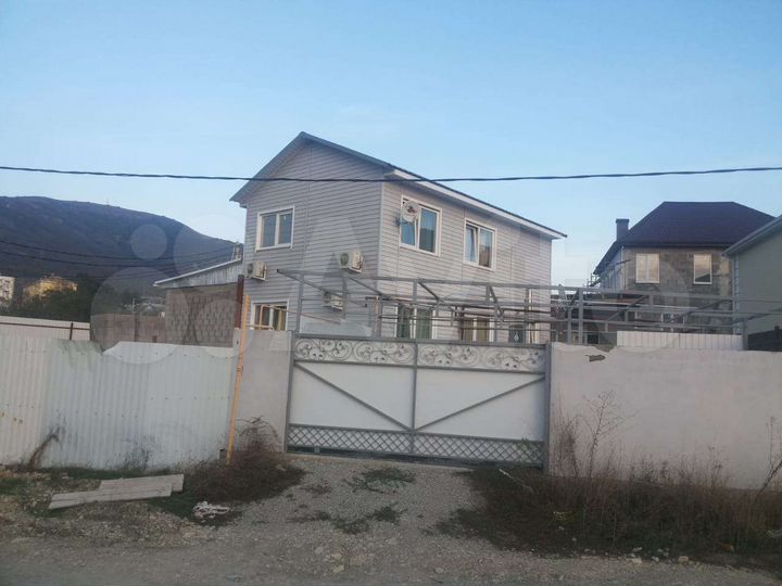 Дом 174 м² на участке 4,2 сот.