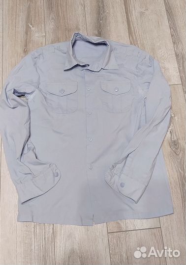 Голубая школьная рубашка под погоны