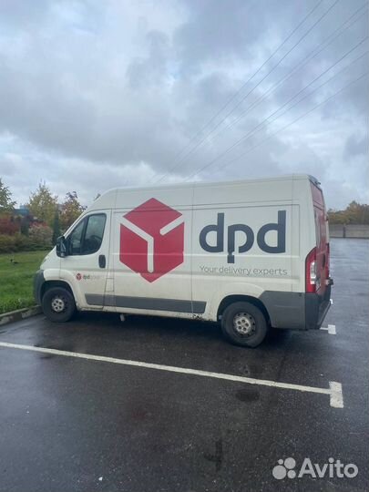 Водитель экспедитор на своем грузовом авто