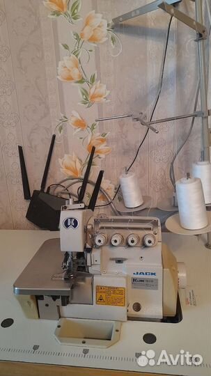 Продам оверлог jack -788-4-13H