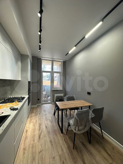 2-к. квартира, 80 м², 1/9 эт.