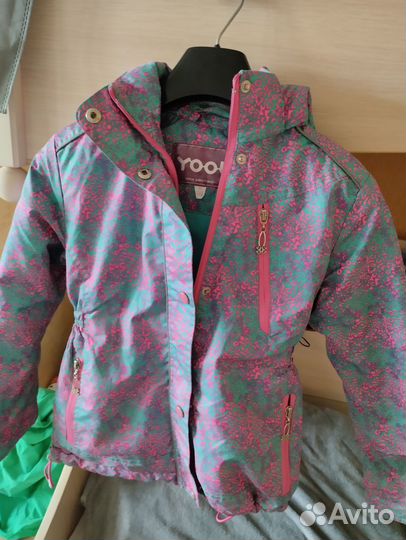 Куртка лёгкая на девочку 122