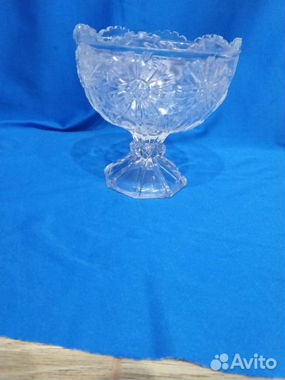 Ваза для фруктов на ножке,старинная