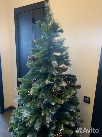 Елка искусственная 180 см с шишками