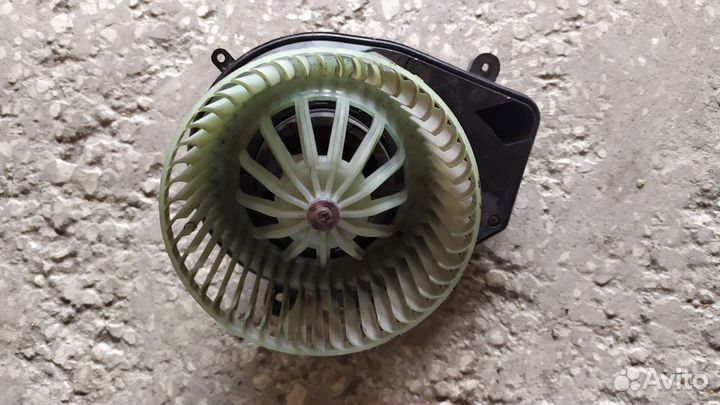 Моторчик печки Фольксваген Пассат б5+, б5
