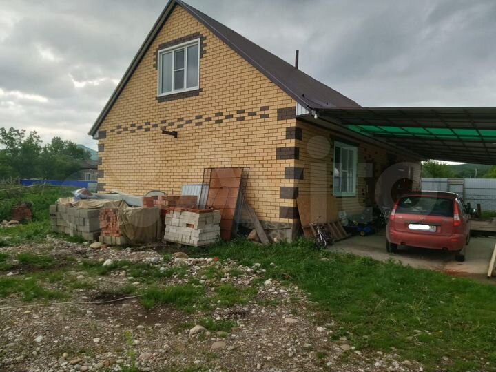 Дом 180 м² на участке 8 сот.